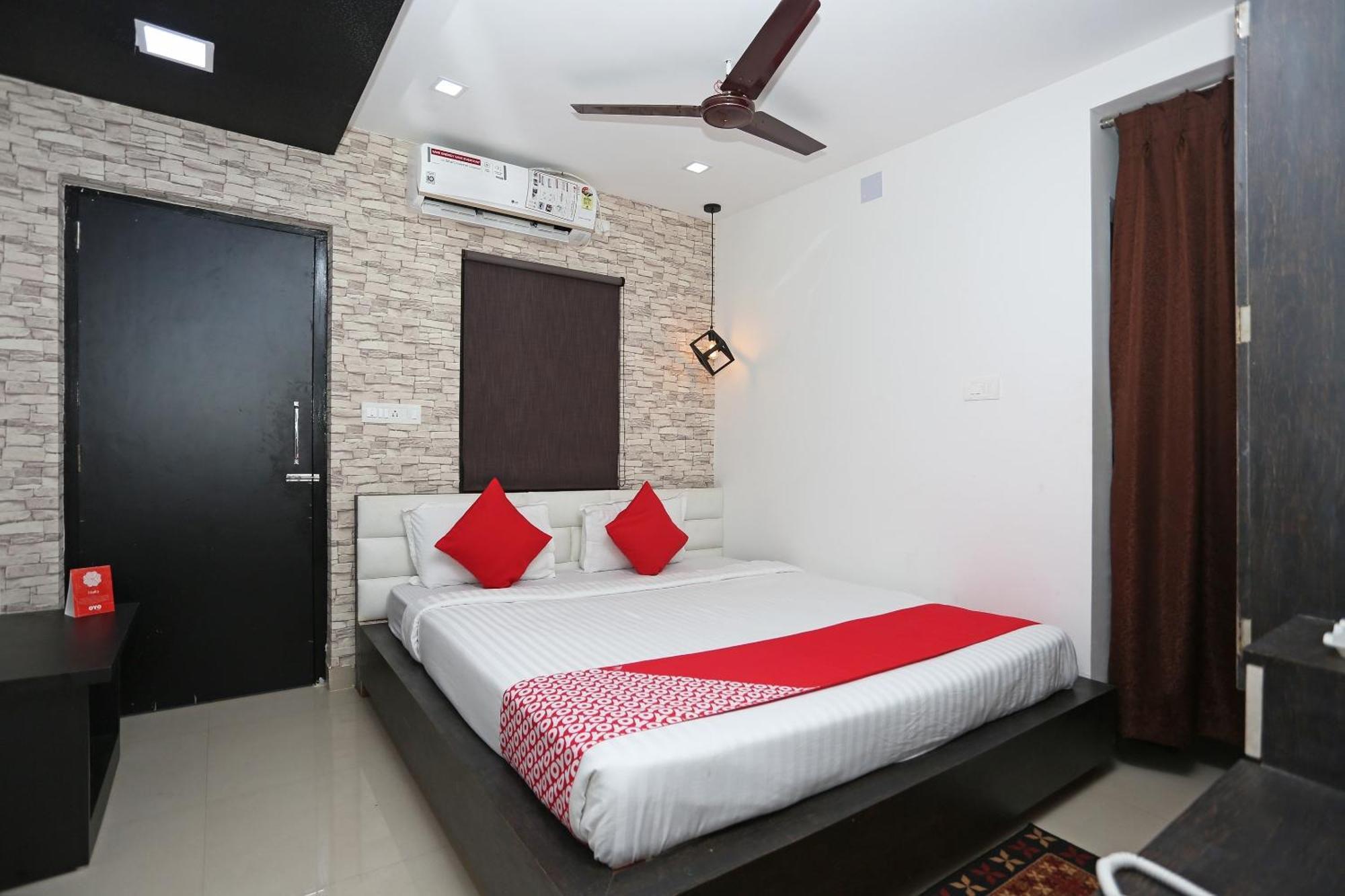 Super Capital O Sai Jagannath Hotel Khandagiri Buitenkant foto