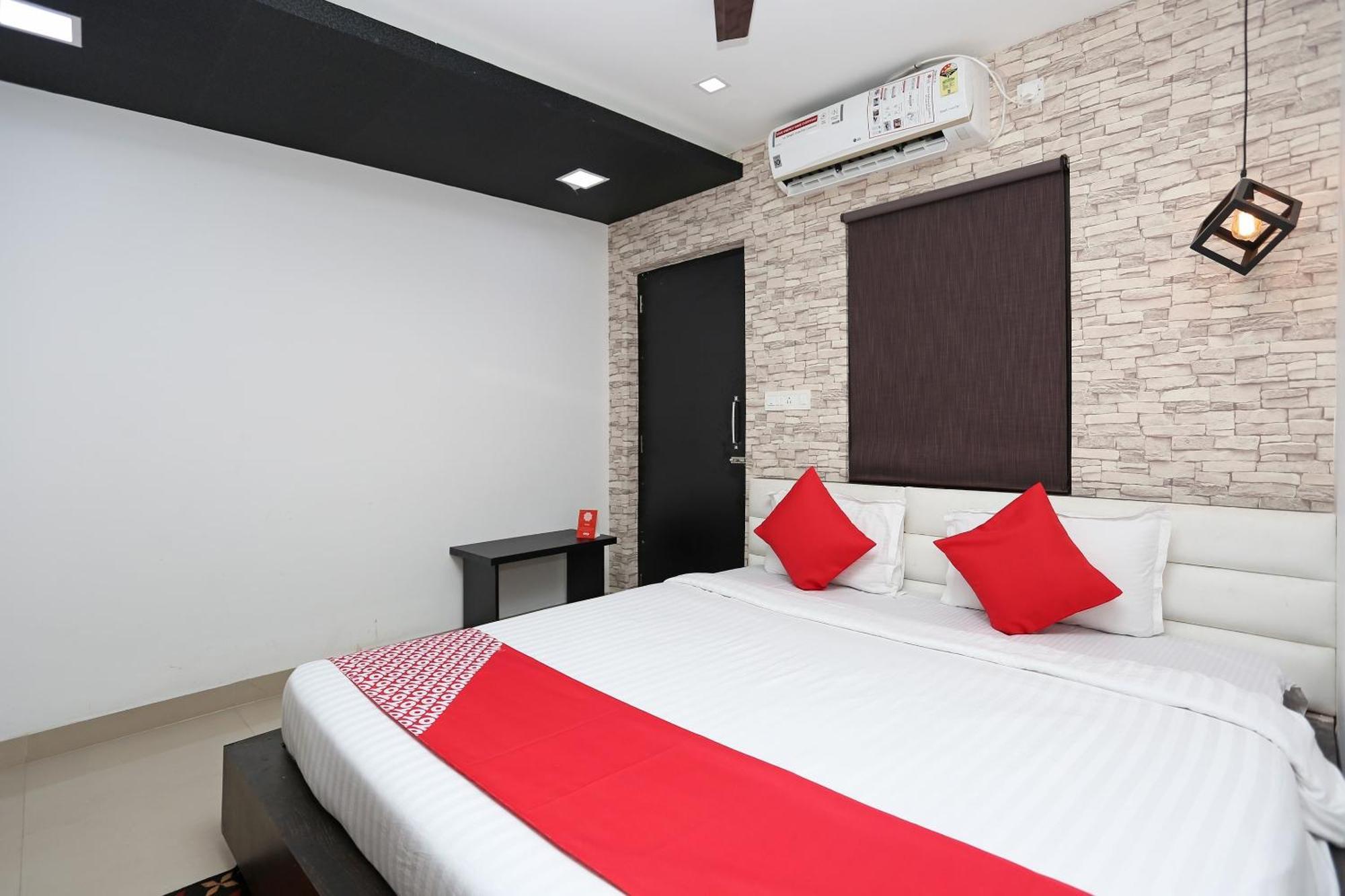 Super Capital O Sai Jagannath Hotel Khandagiri Buitenkant foto